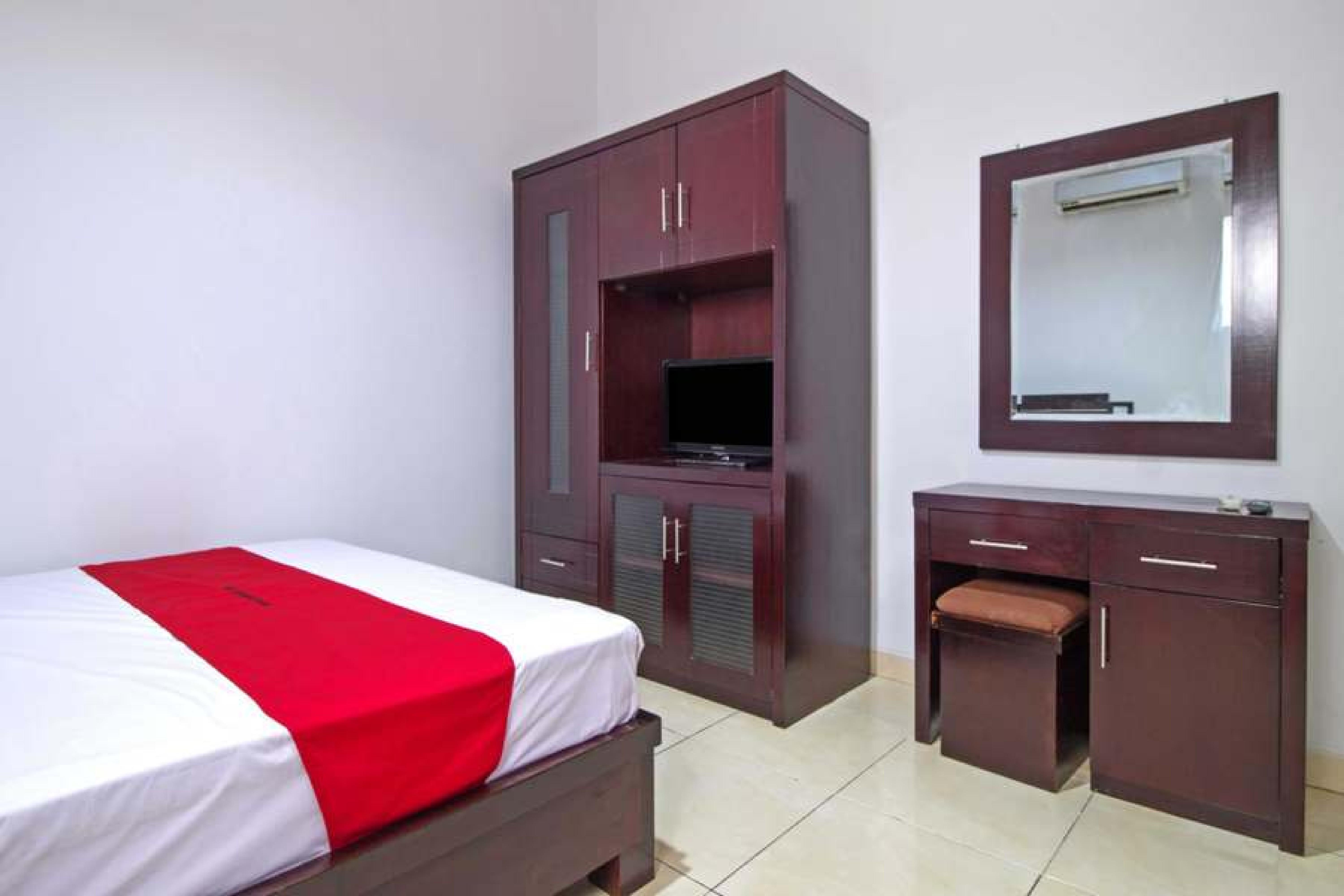 Hotel Reddoorz @ Pangeran Antasari 2 Cilandak  Exterior foto