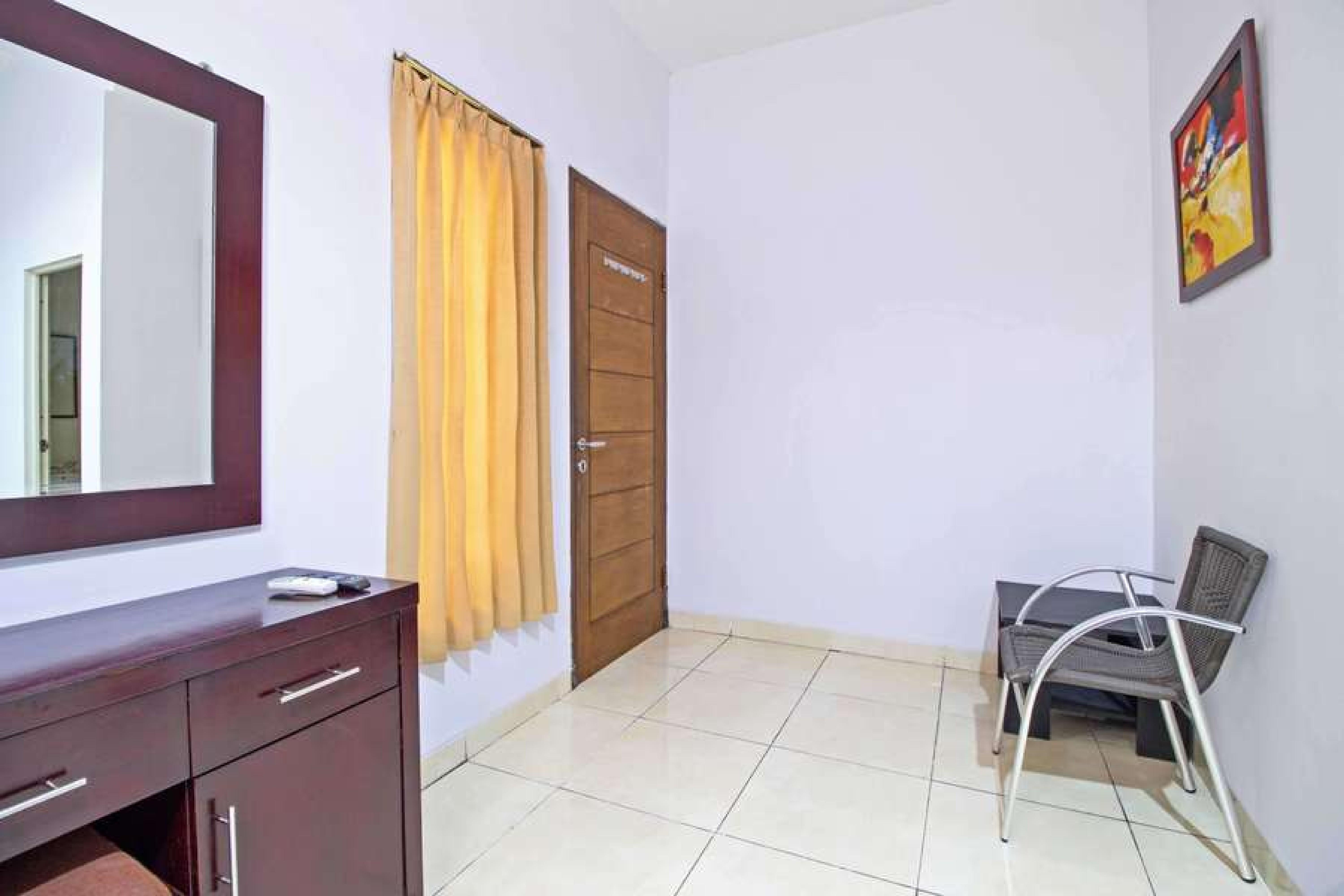 Hotel Reddoorz @ Pangeran Antasari 2 Cilandak  Exterior foto