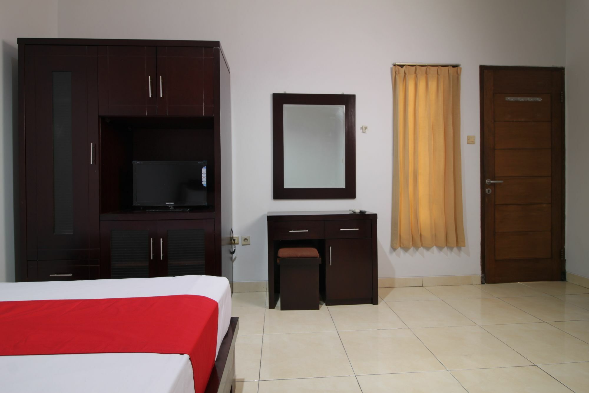 Hotel Reddoorz @ Pangeran Antasari 2 Cilandak  Exterior foto